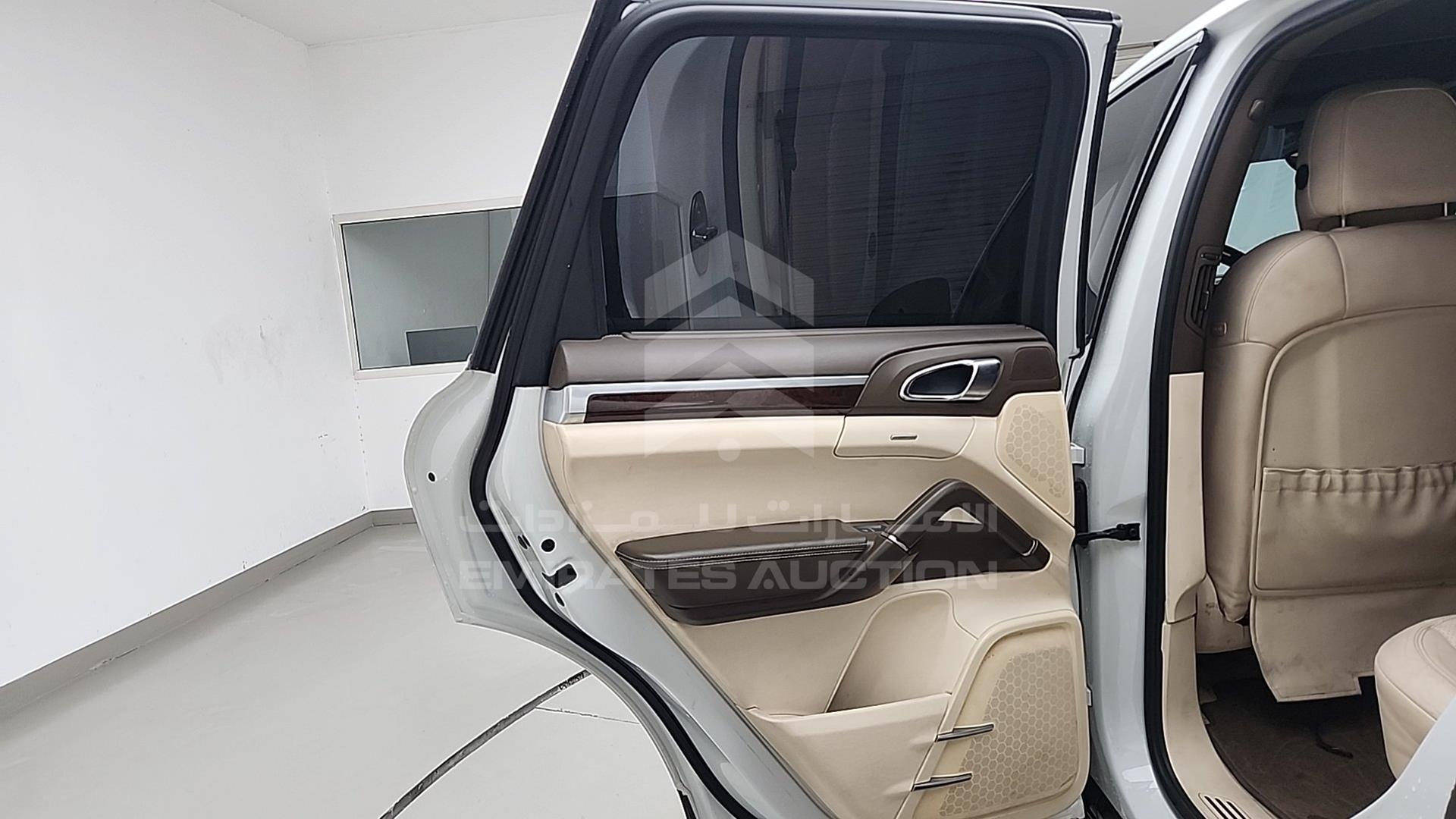 2012 PORSCHE CAYENNE VIN: WP1ZZZ92ZCLA06911
