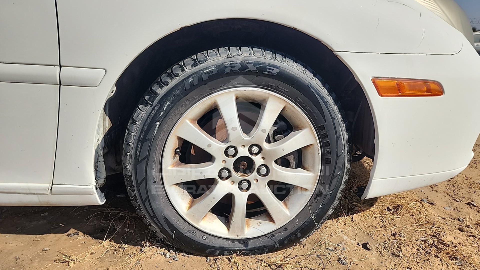 2004 LEXUS ES 330 VIN: JTHBA30GX40014030