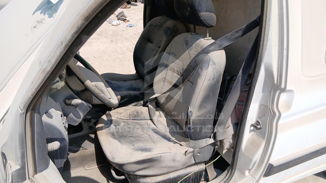 بيجو بارتنر 2008 — زاوية السائق الأمامية اليسرى — صورة 12