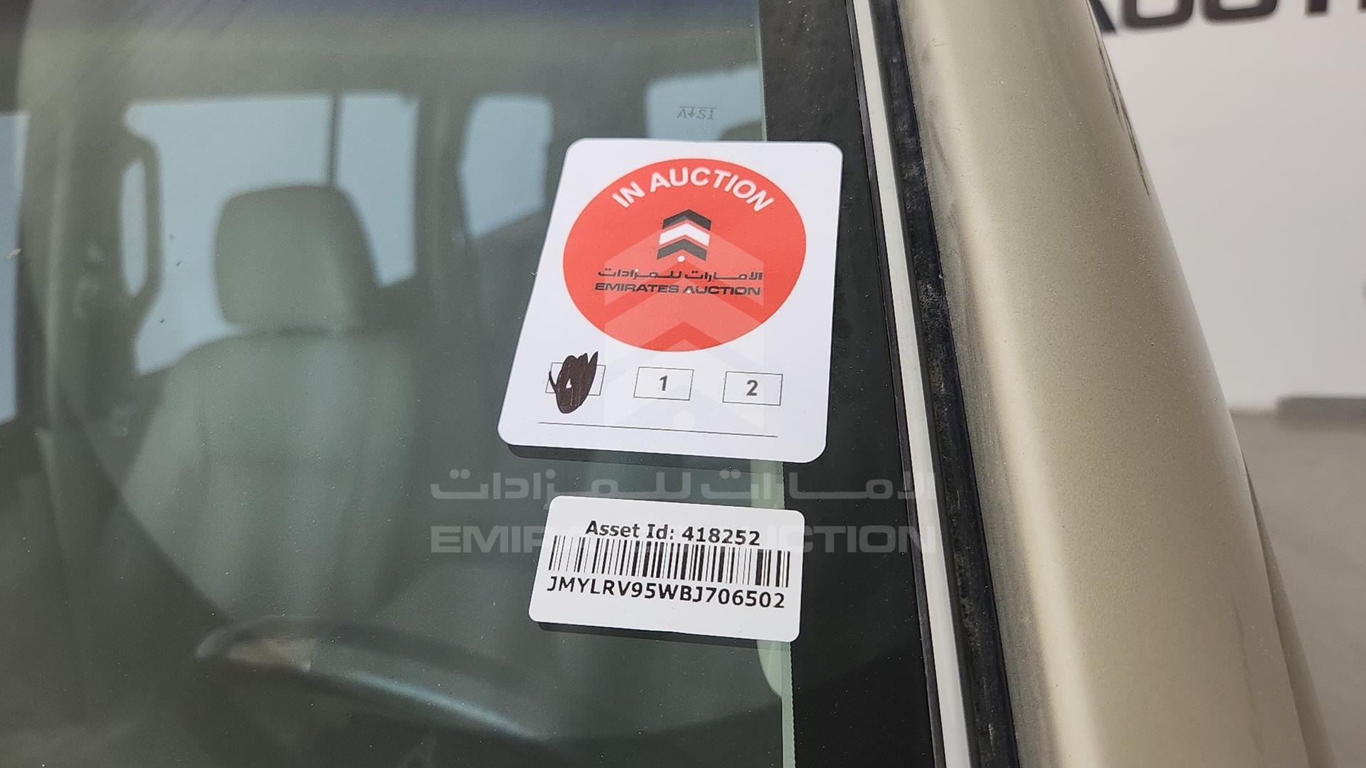 2011 MITSUBISHI PAJERO VIN: JMYLRV95WBJ706502