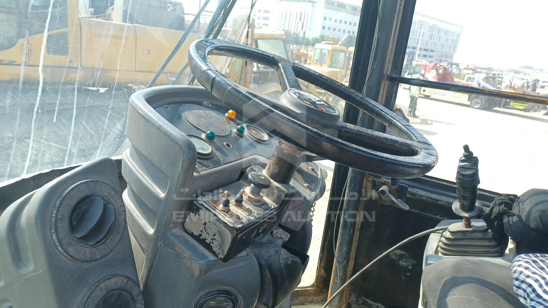 2002 CATERPILLAR --- VIN: 4MZ00101