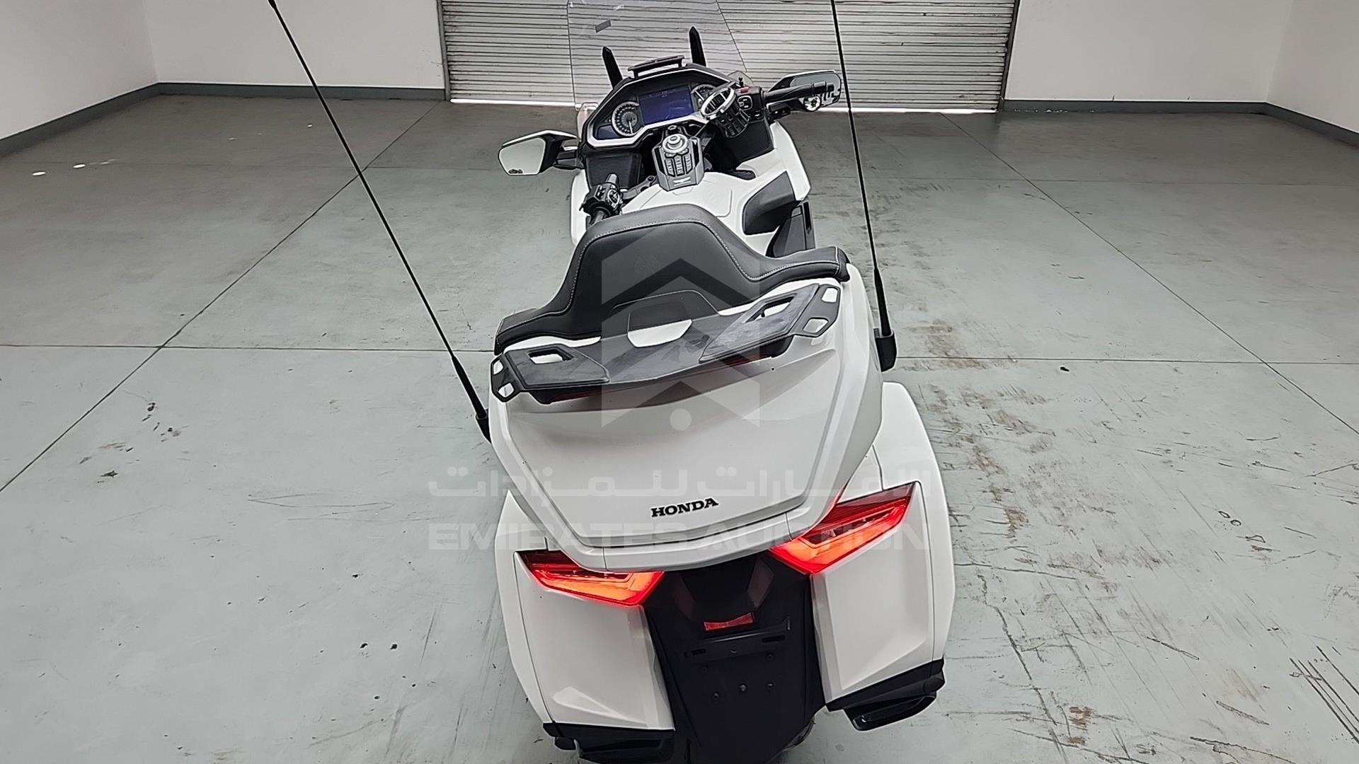 2018 HONDA GL 1800 VIN: JH2SC7959JK003144