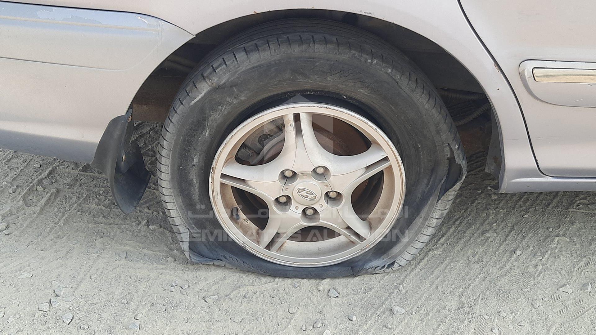 2003 HYUNDAI TRAJET VIN: KMHMH81C83U149511