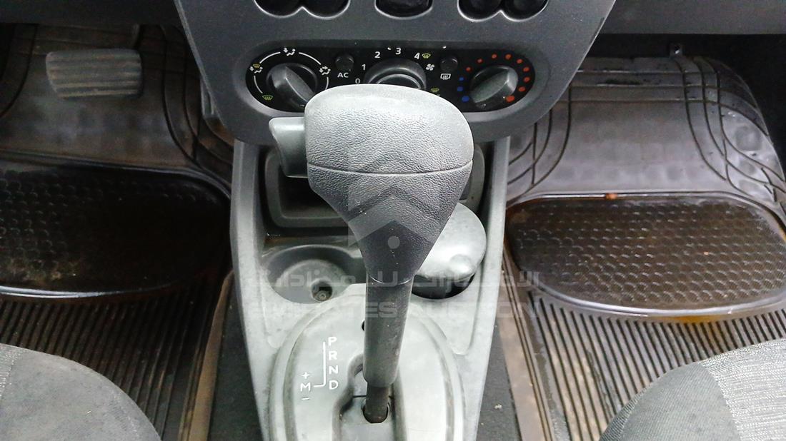 2014 Renault Duster — Gear View — Photo 21
