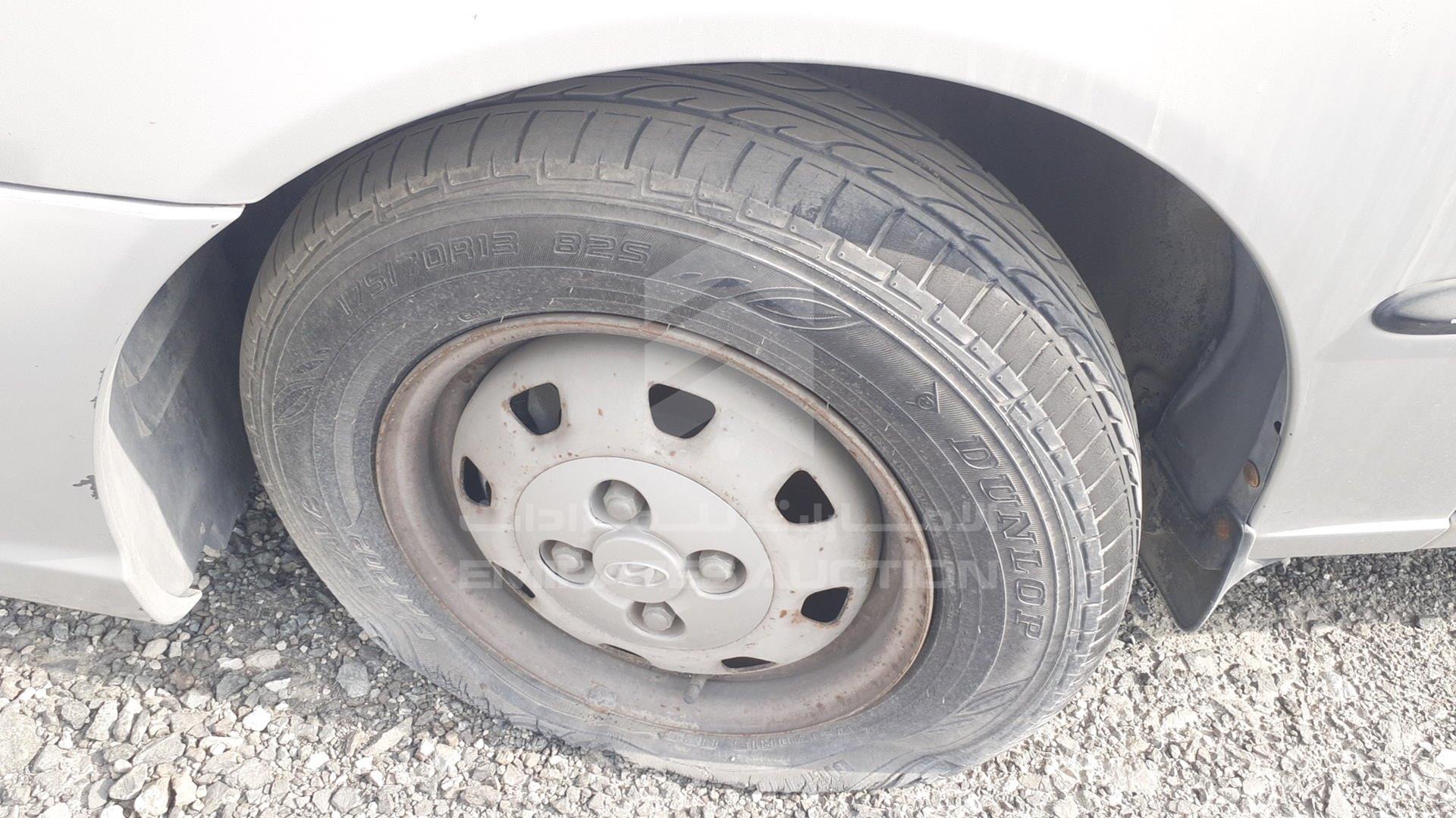2001 HYUNDAI ACCENT VIN: KMHCG41FP1U185828