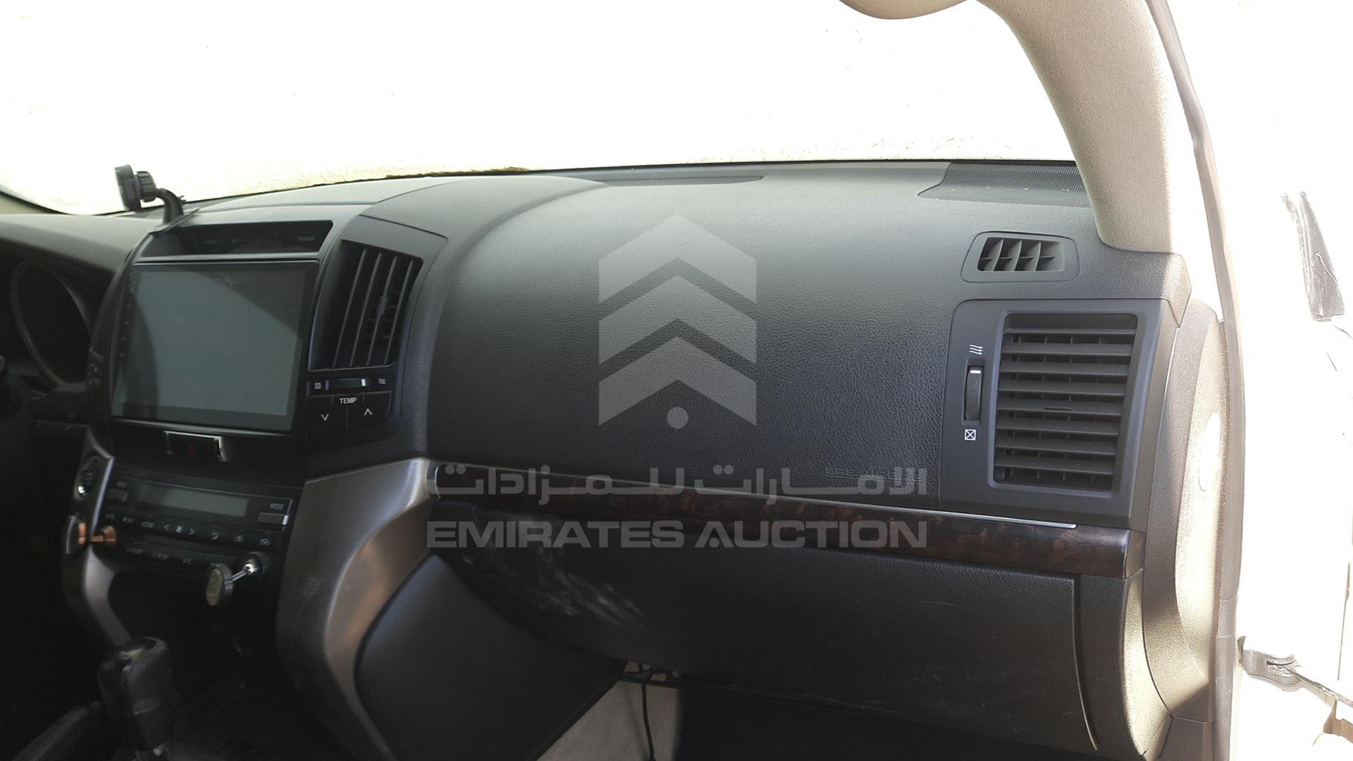 2008 TOYOTA LAND CRUISER VIN: JTMHT05J984014687