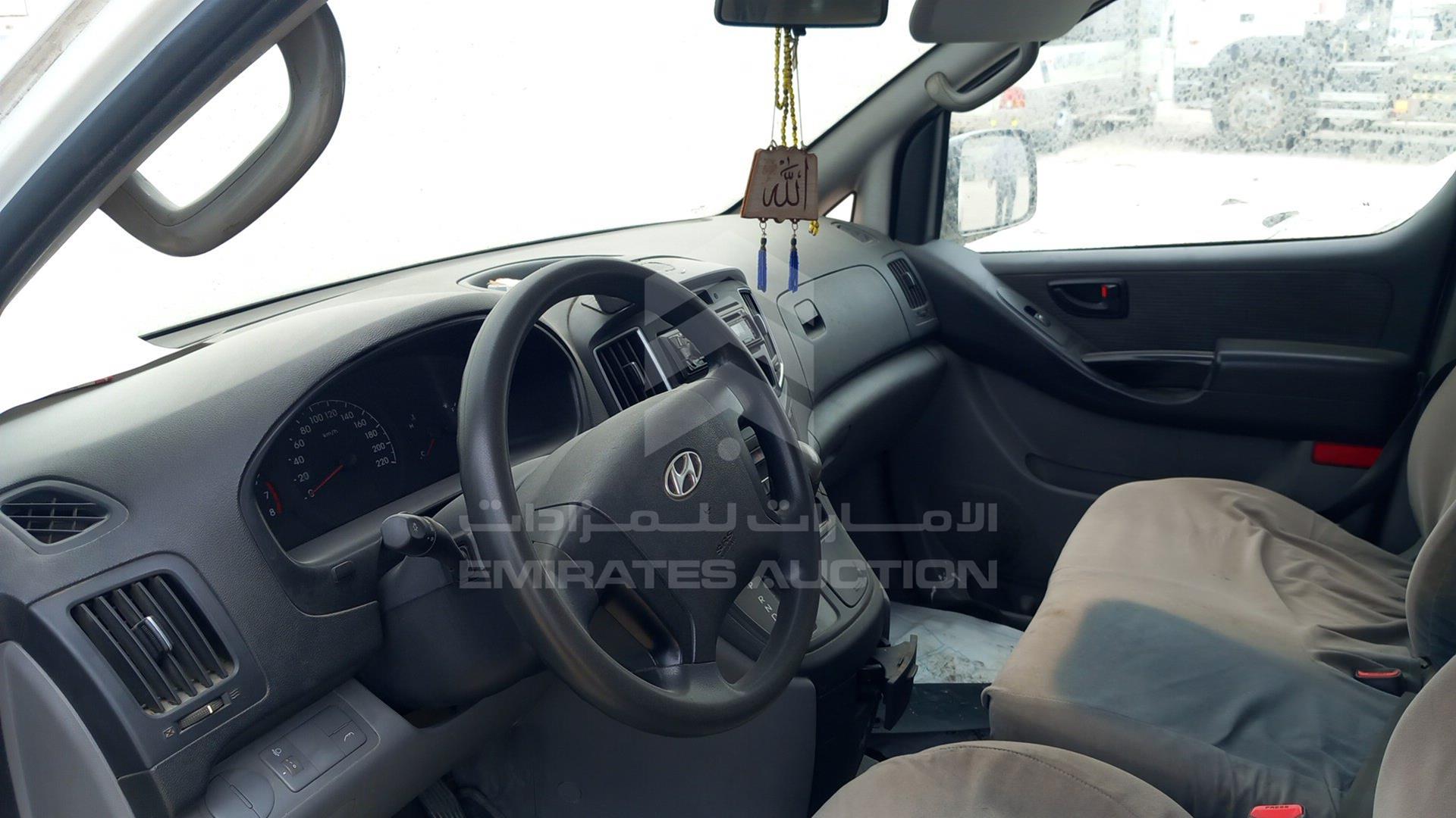 2016 HYUNDAI H1 VIN: KMJWA37R0GU778289