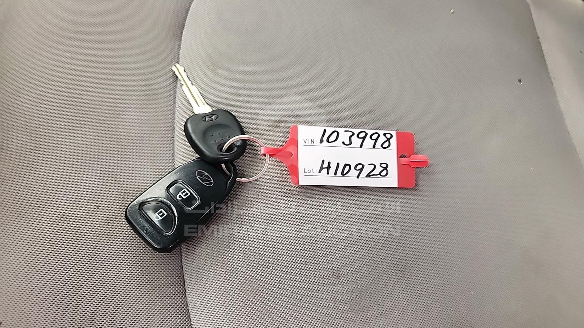 2011 HYUNDAI TUCSON VIN: KMHJT81B9BU103998