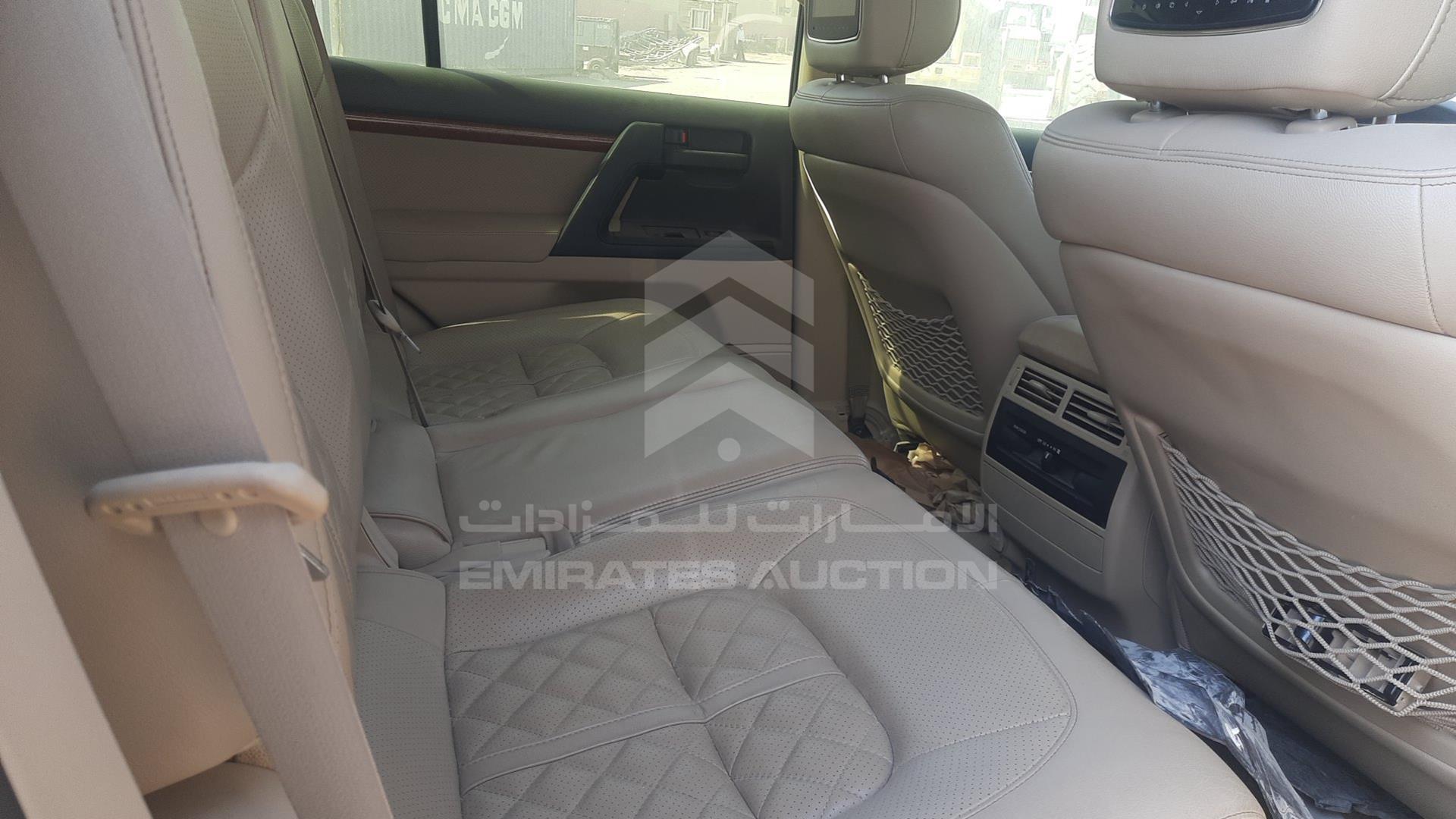 2015 TOYOTA LAND CRUISER VIN: JTMHU09J8F4106121