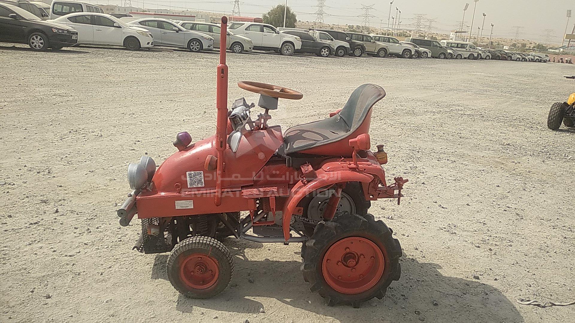 0 TRACTOR --- VIN: 2FMDK4KC4CBA27842