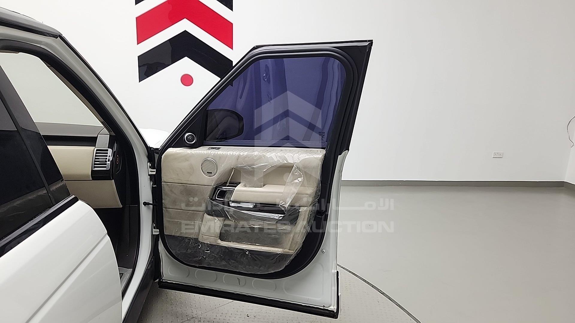 2013 RANGE ROVER VOGUE VIN: SALGA2EF8DA113790