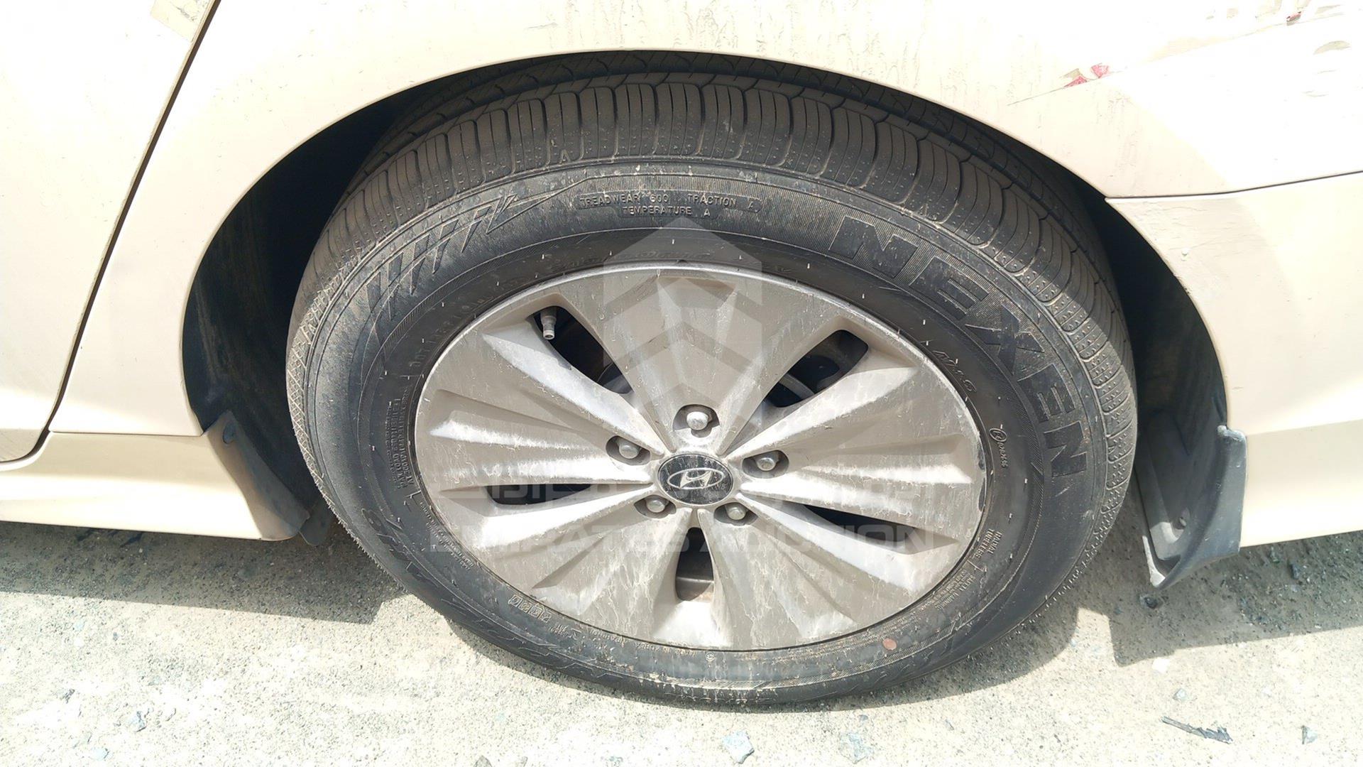 2019 HYUNDAI SONATA VIN: KMHE24138KA092970