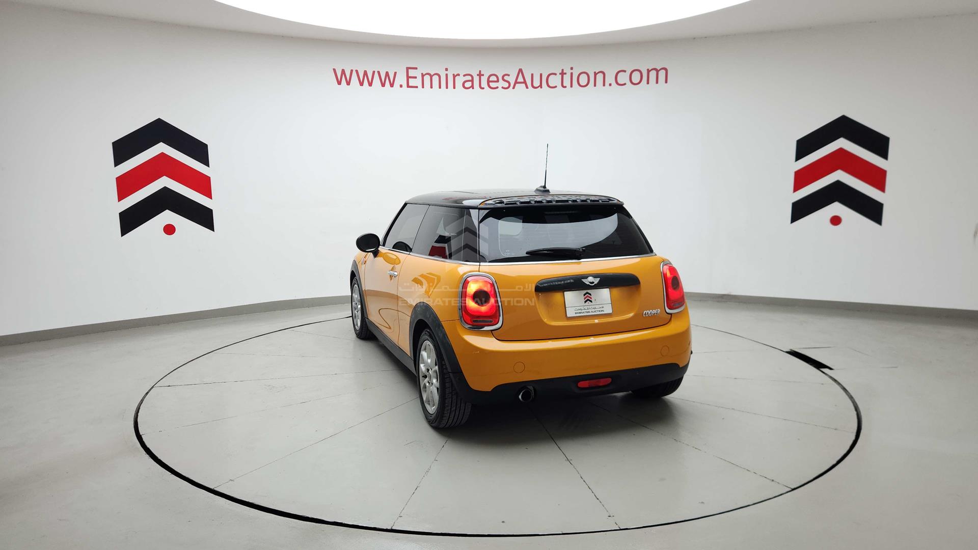 2016 MINI COOPER VIN: WMWXM5109G2A68567