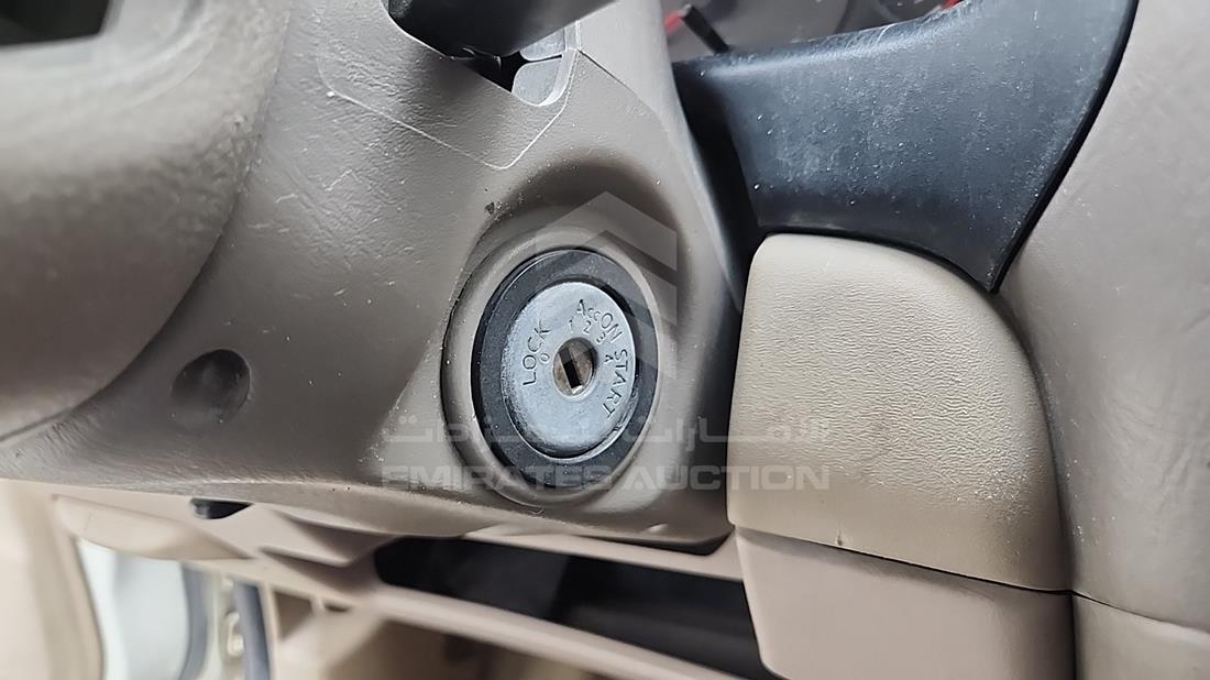 2004 Nissan Sunny — Keys — Photo 5