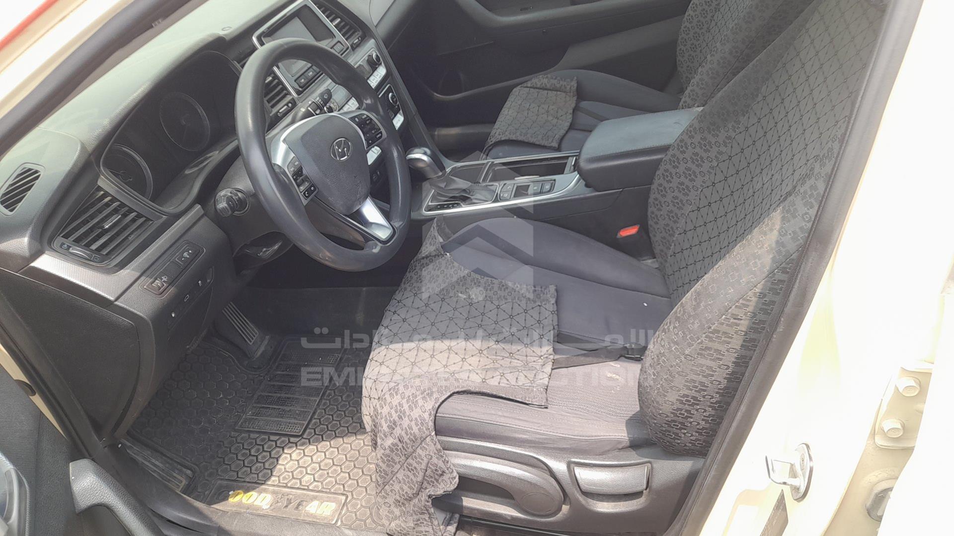 2018 HYUNDAI SONATA VIN: KMHE24132JA082126