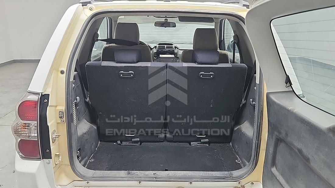 2007 Suzuki Grand Vitara — Trunk Interior View — Photo 17