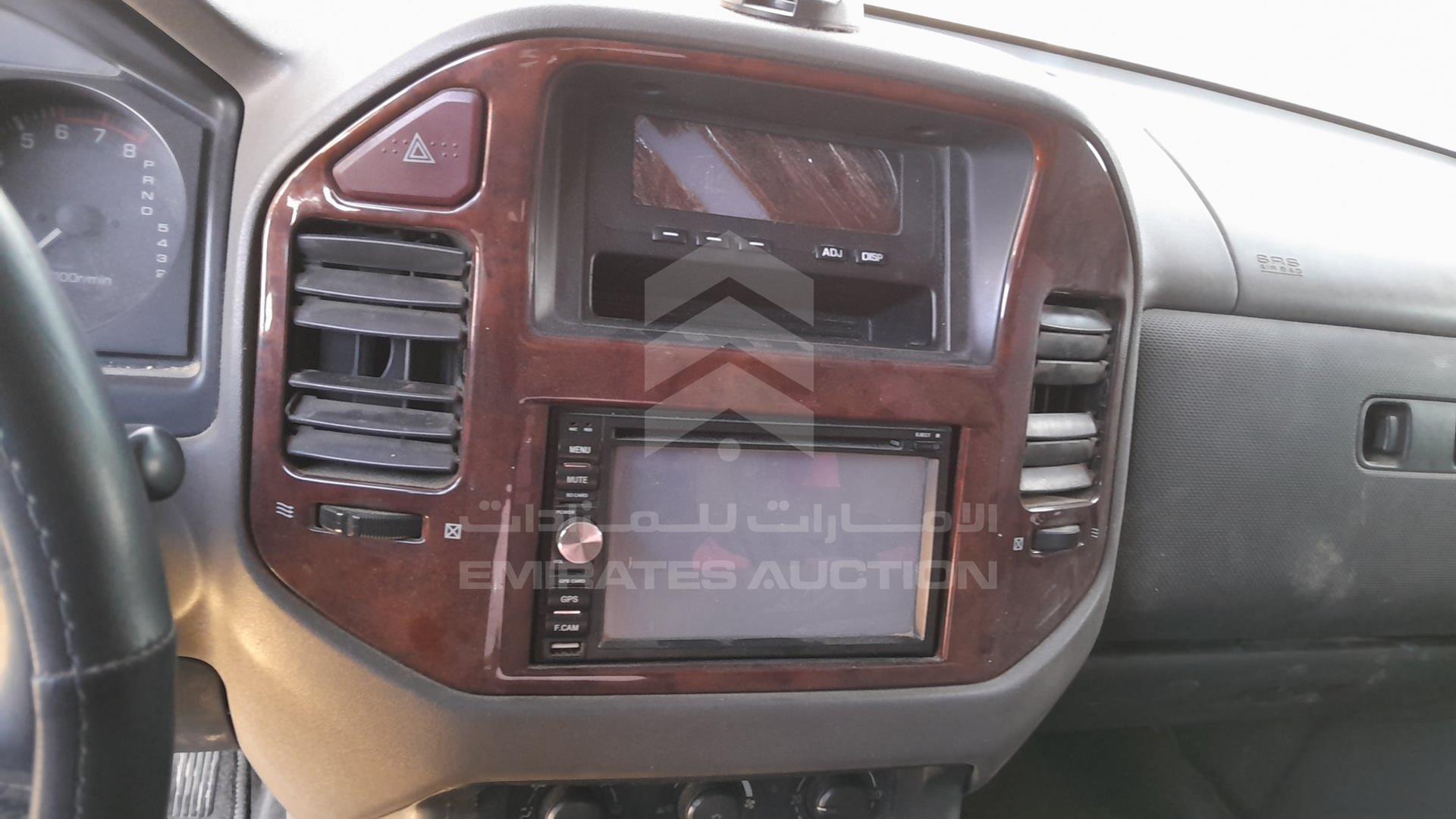 2004 MITSUBISHI PAJERO VIN: JE4MR62R04J702153