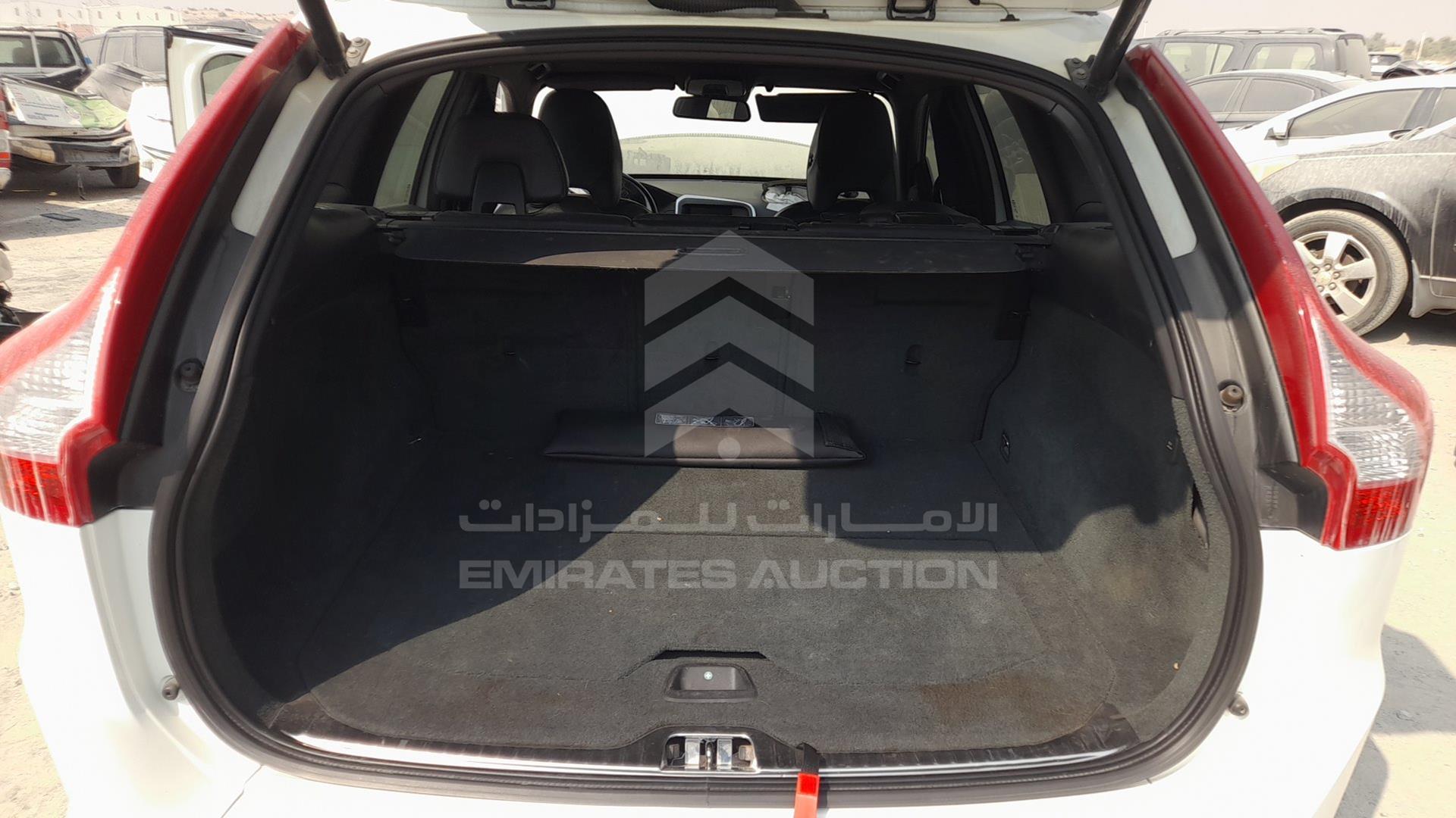 2014 VOLVO XC 60 VIN: YV147HDZ0E2558389