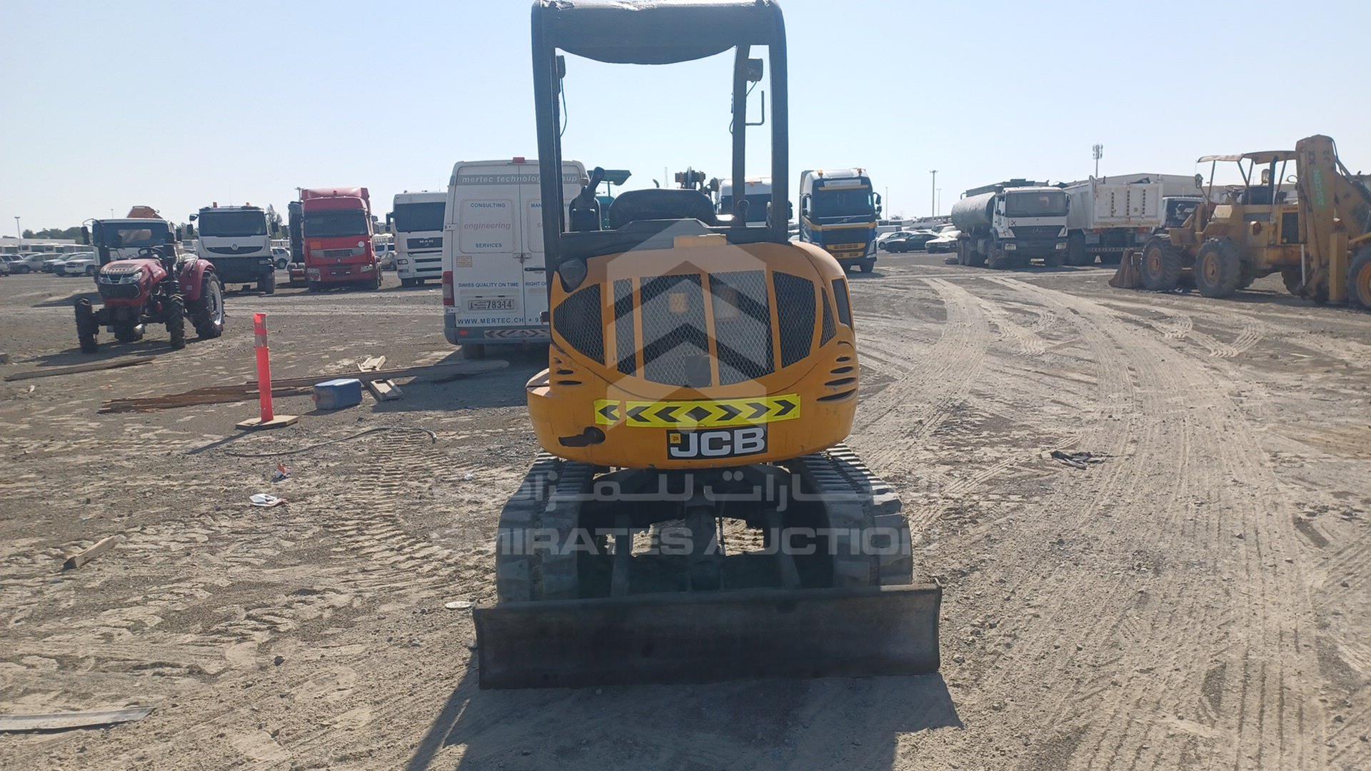 2011 JCB --- VIN: JCB08025P02020131