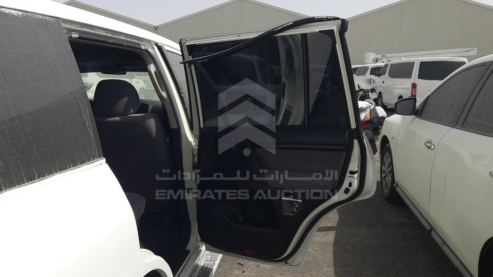 2011 TOYOTA LAND CRUISER VIN: JTMDU09J3B4043695