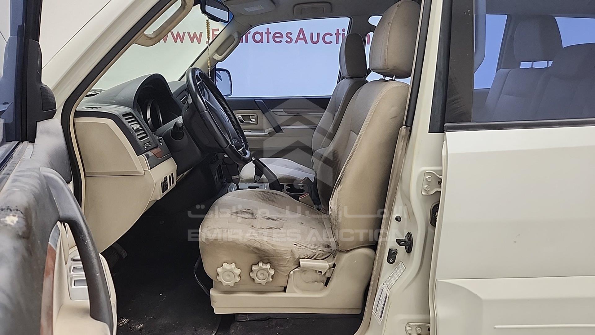2009 MITSUBISHI PAJERO VIN: JMYLRV93W9J710845