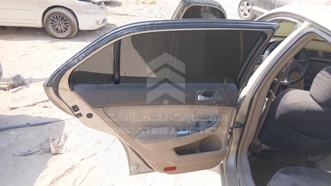 هوندا اكورد 2005 — الباب الخلفي الأيسر — صورة 18