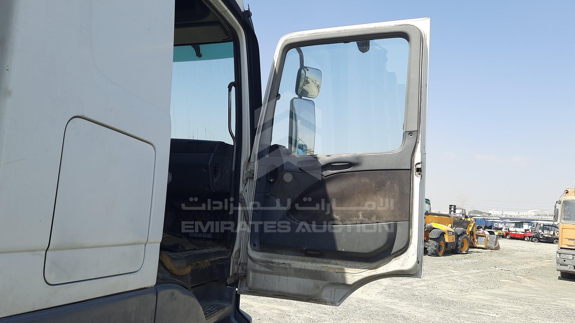 2008 MERCEDES ACTROS VIN: WDAKHCAA98L277351