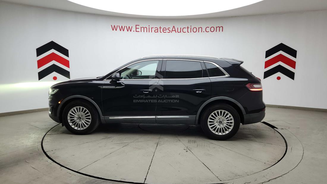 2019 Lincoln Nautilus — Left Full View — Photo 39