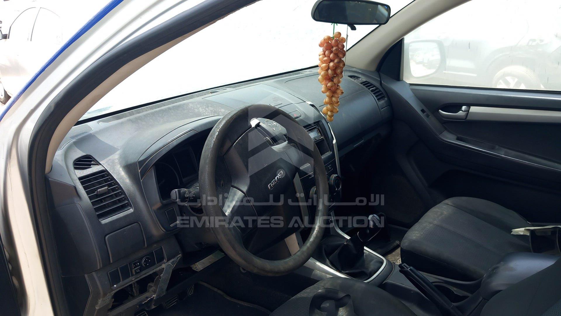 2015 ISUZU D-MAX VIN: MPAEL3317FT013569