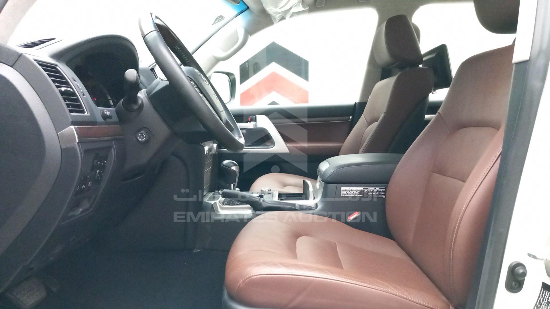 2017 TOYOTA LAND CRUISER VIN: JTMHY05J3H4054037