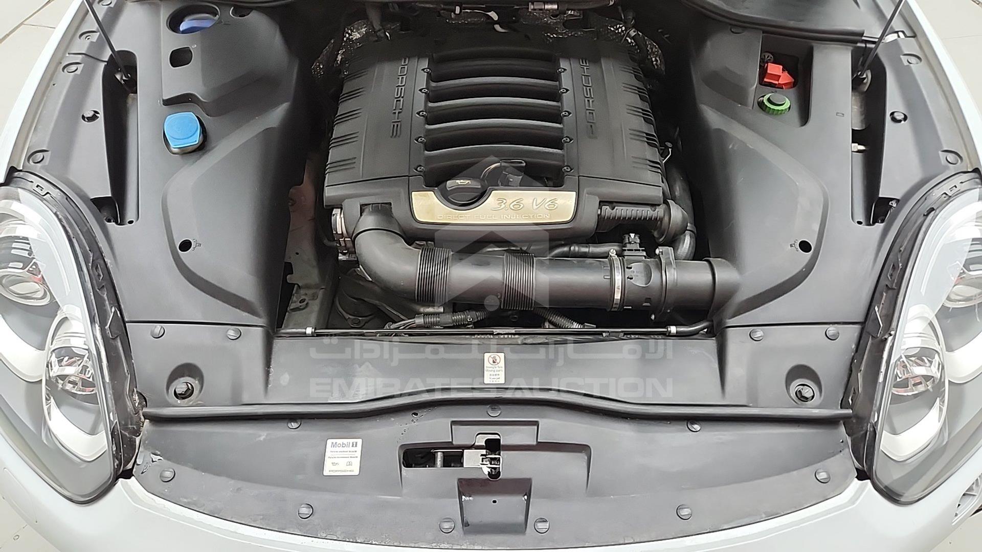 2016 PORSCHE CAYENNE VIN: WP1ZZZ92ZGLA03325