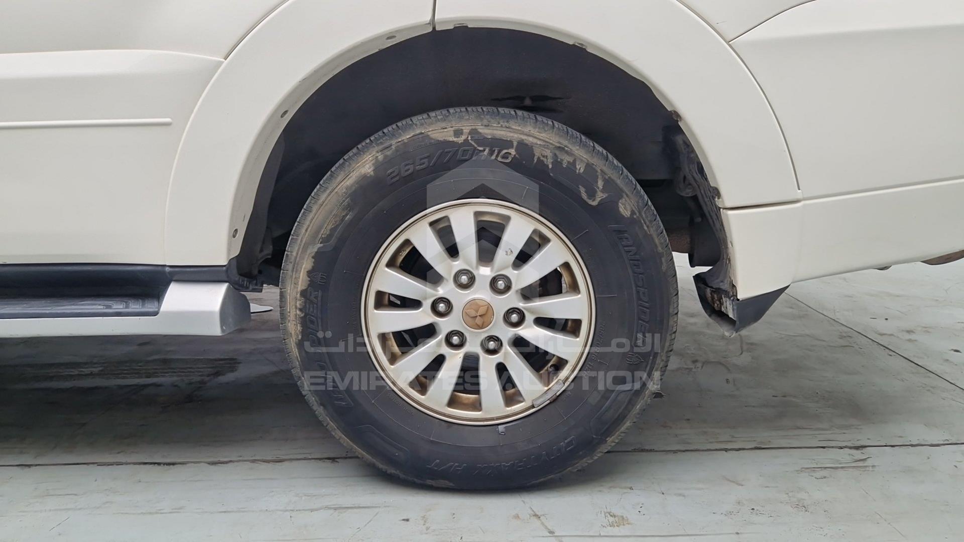 2011 MITSUBISHI PAJERO VIN: JMYLRV95WBJ708816