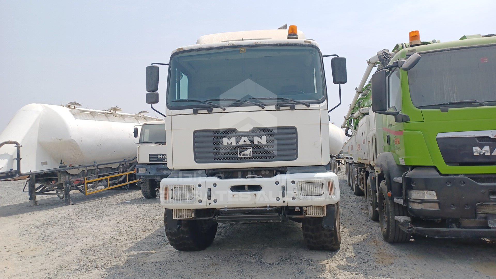 2004 MAN DFAC 33-464 VIN: WMAT42ZZ44L038353