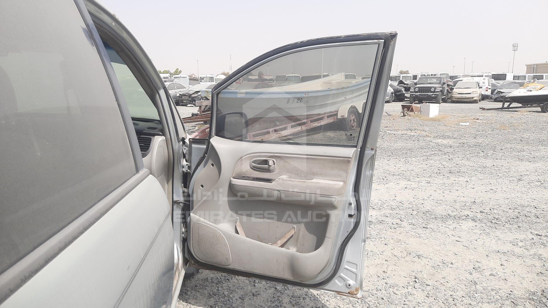 2006 HYUNDAI TRAJET VIN: KMHMG81CX6U277143