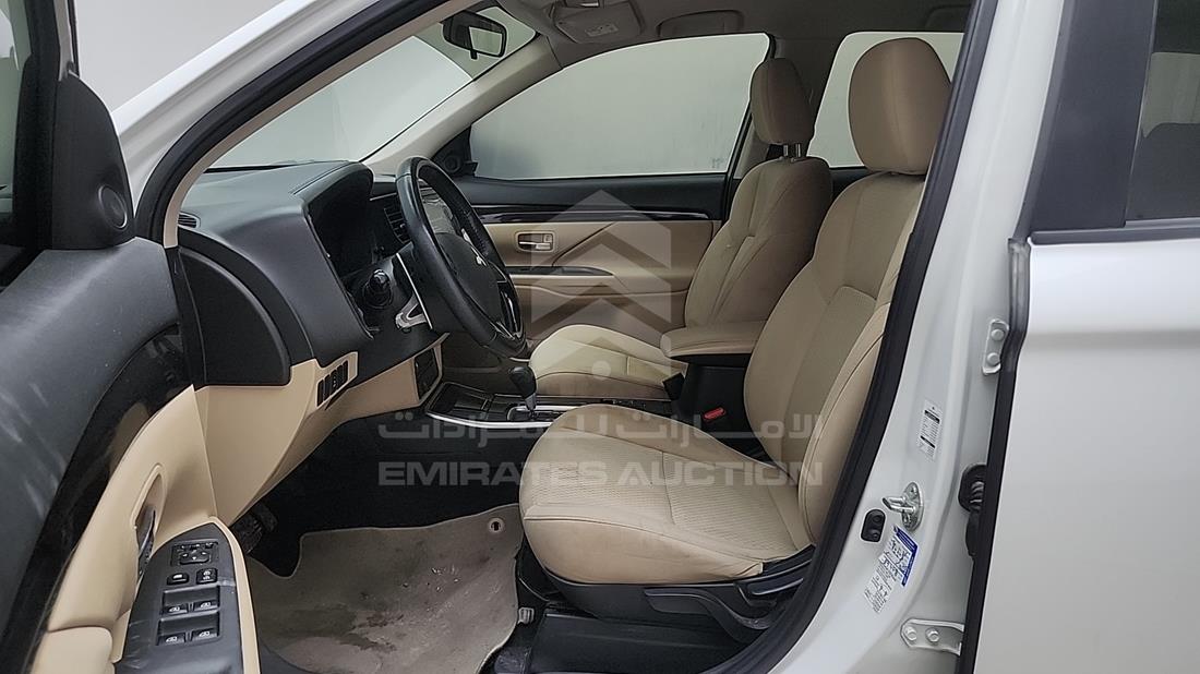 2021 Mitsubishi Outlander — Front Left Driver Seat View — Photo 13
