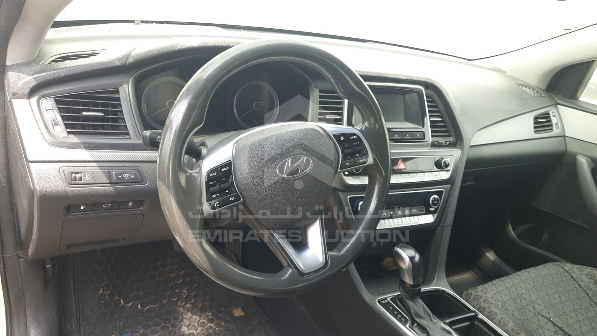 2019 HYUNDAI SONATA VIN: KMHE24135KA092960