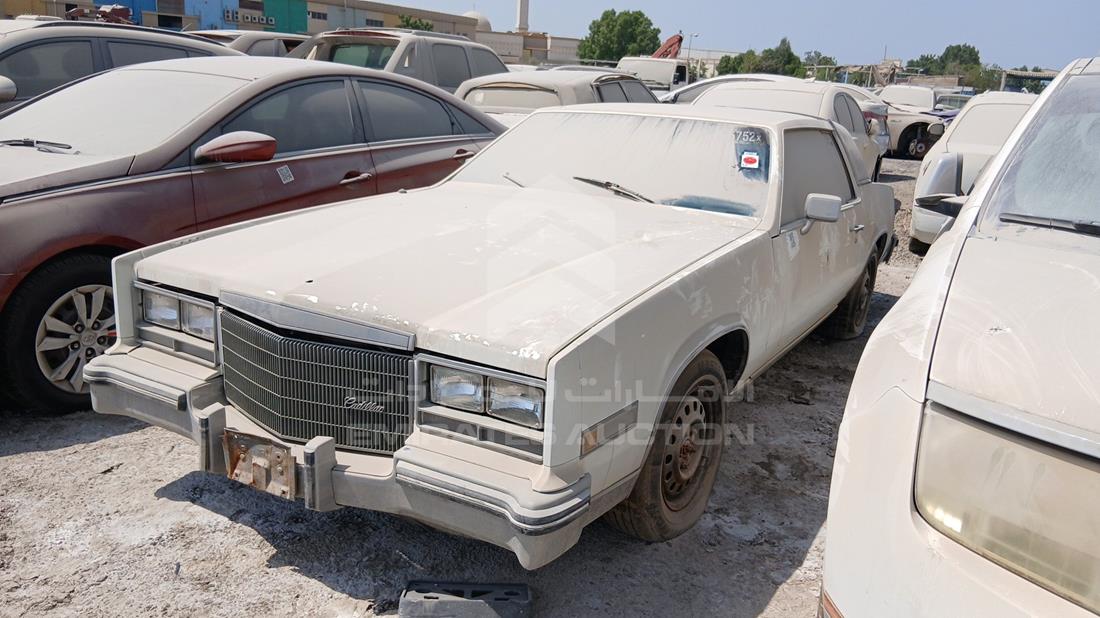 Cadillac - Scrap without document — Front Left Angle — Photo 5