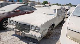 Cadillac - Scrap without document — Front Left Angle — Photo 5 — Thumbnail