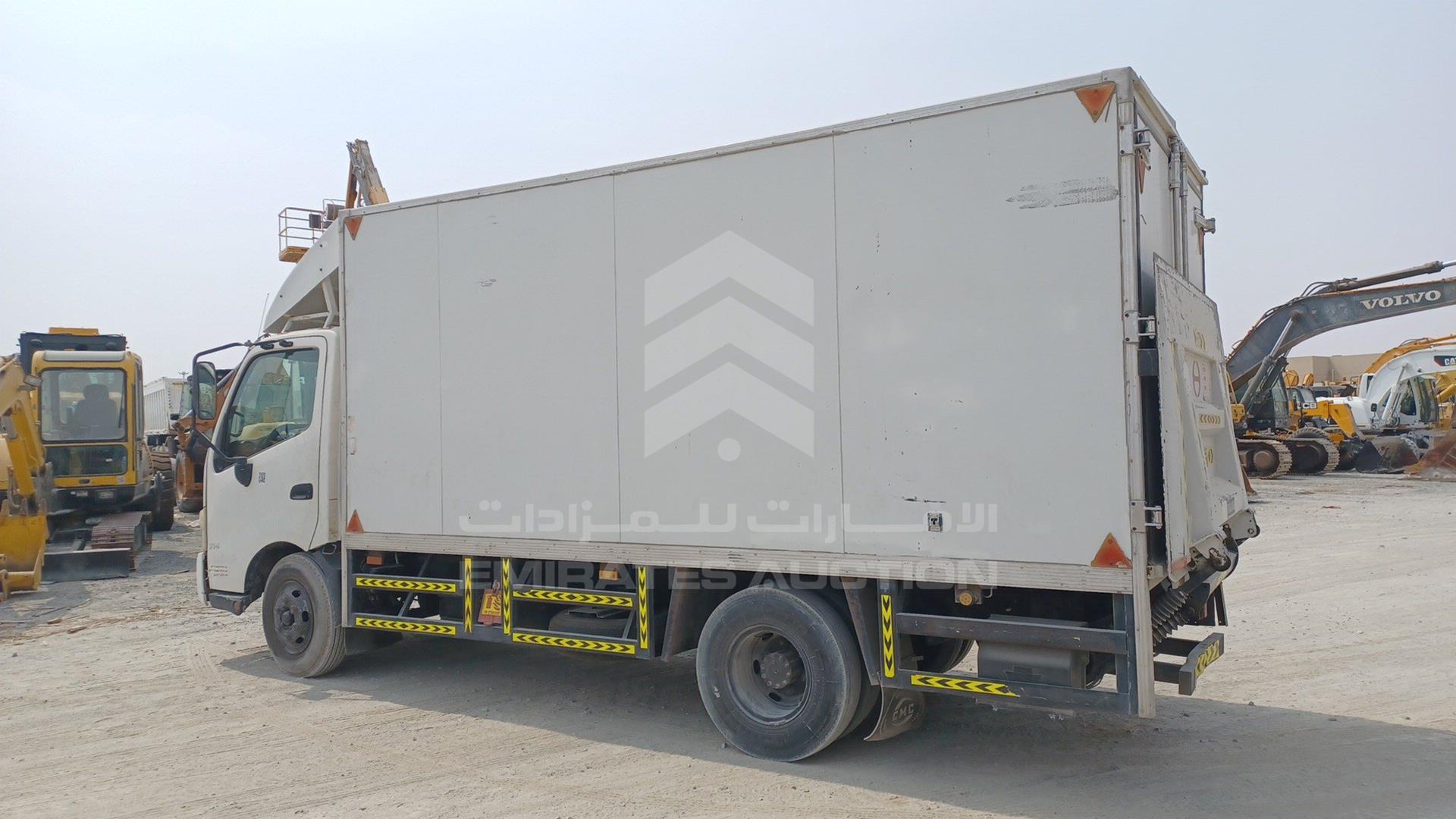 2015 HINO 300 VIN: JHHUCK1H3FK012131