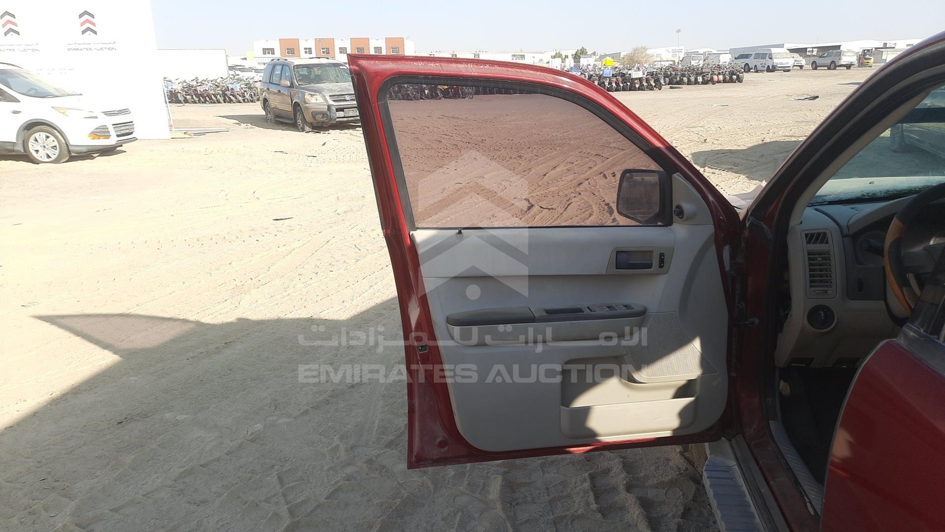 2008 FORD ESCAPE VIN: 1FMCU92158KA58936