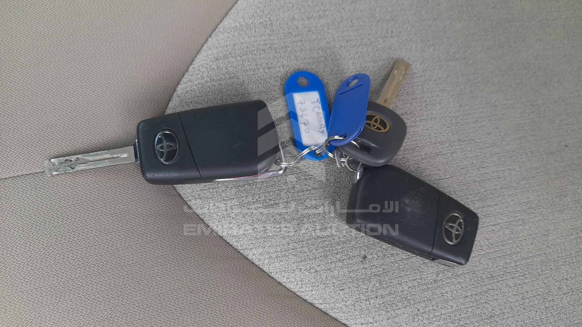 2018 TOYOTA CAMRY VIN: JTNBF9HK4J3014819