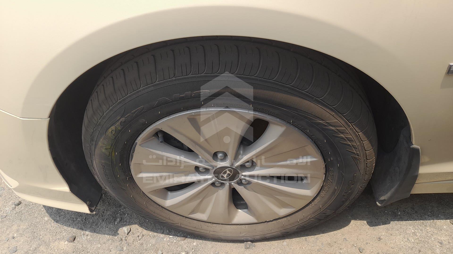 2018 HYUNDAI SONATA VIN: KMHE24139JA082043