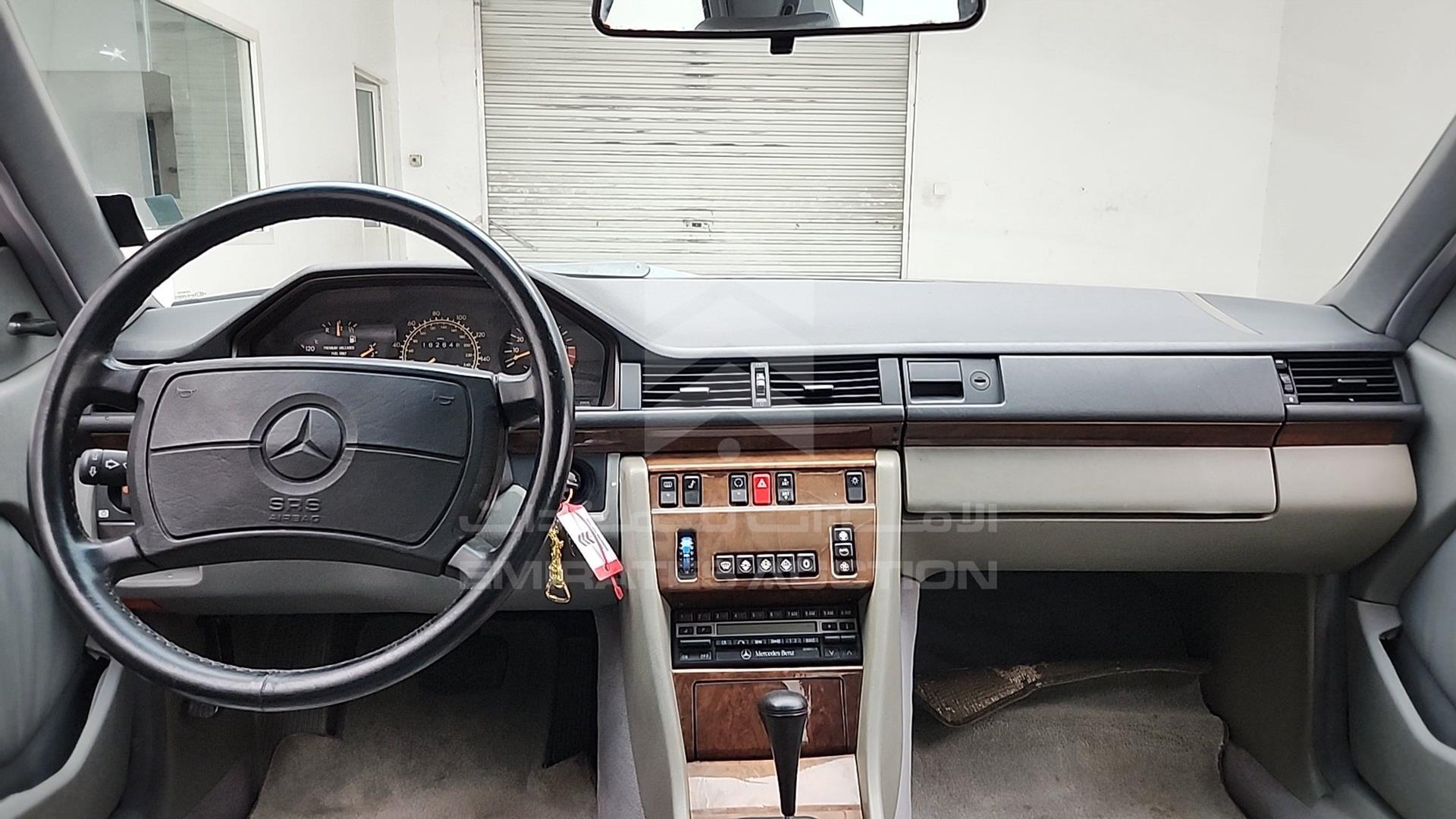 1990 MERCEDES CE 300 VIN: WDBEA51D6LB147139