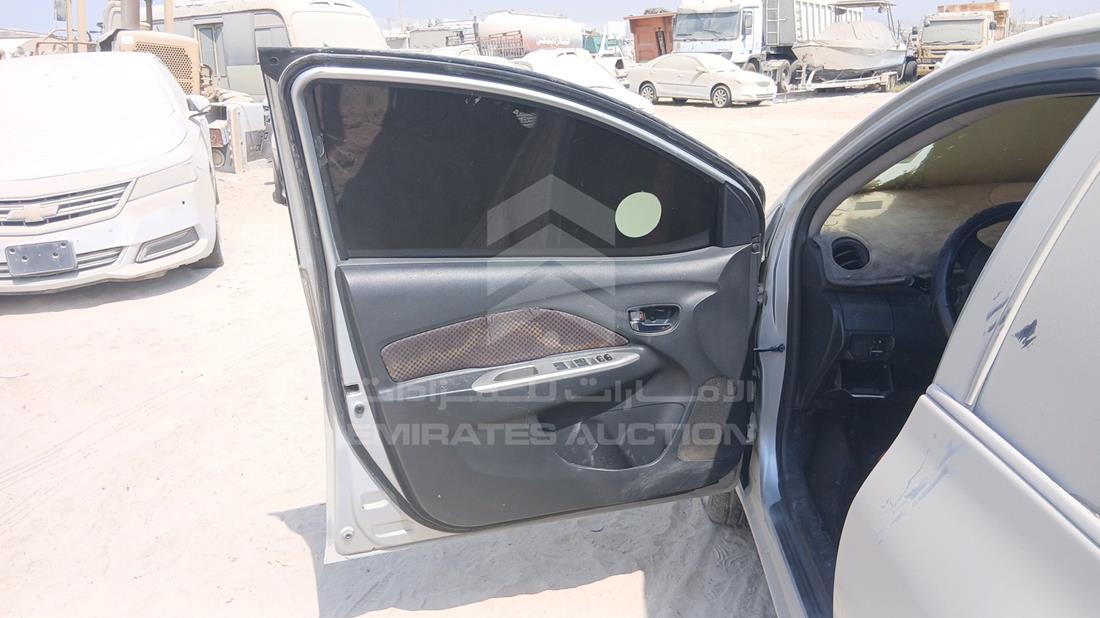 تويوتا ياريس 2008 — الباب الأمامي الأيسر — صورة 10