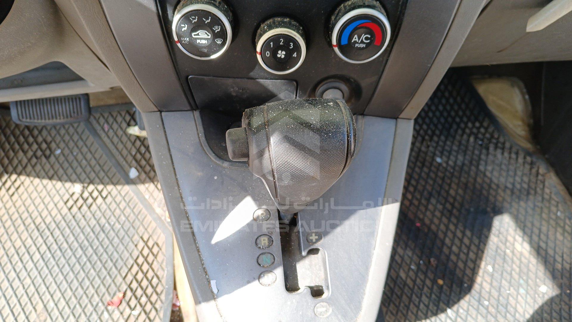 2009 HYUNDAI TUCSON VIN: KMHJM81B49U047461