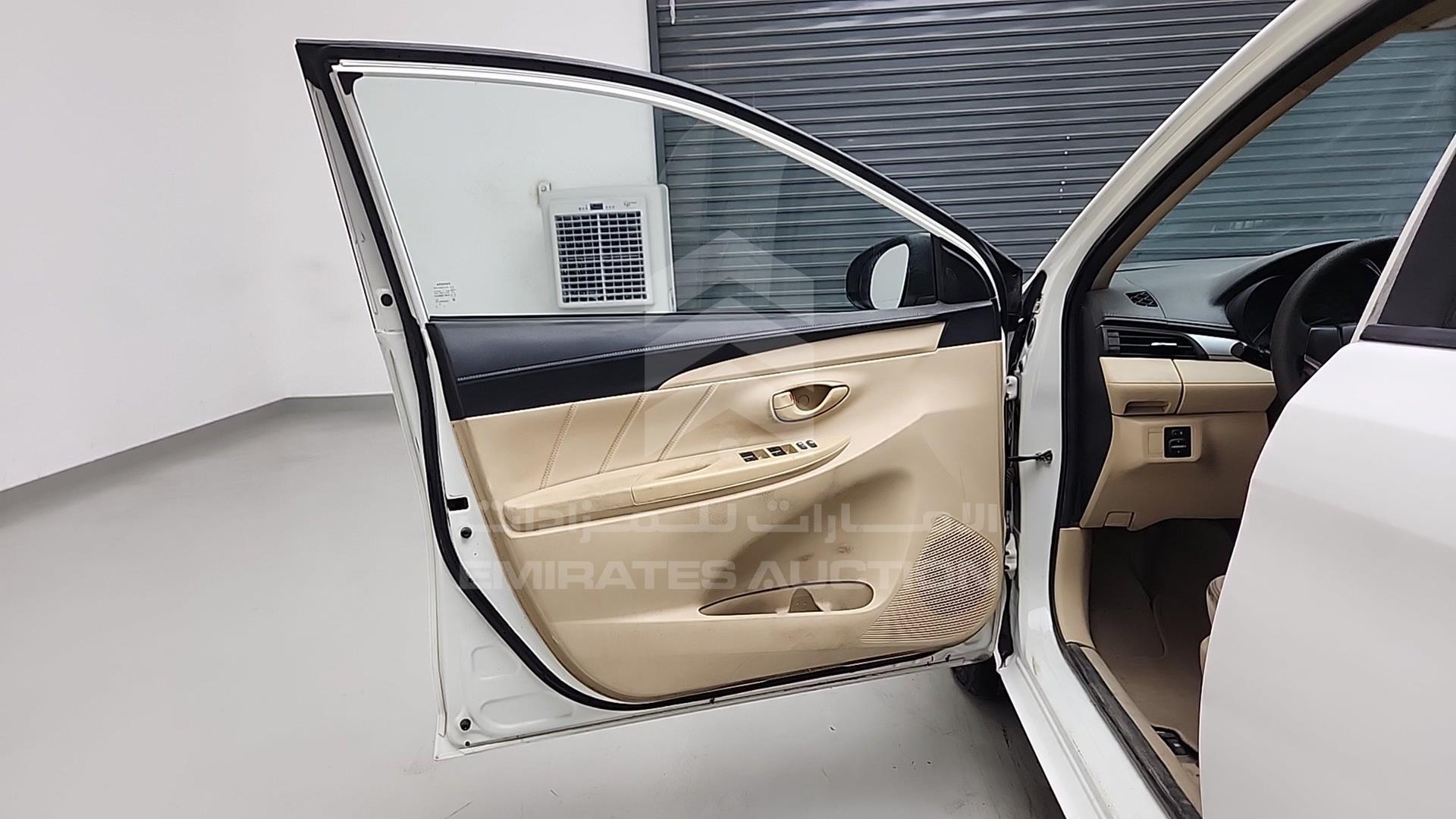 2015 TOYOTA YARIS VIN: MHFBT9F34F6028237