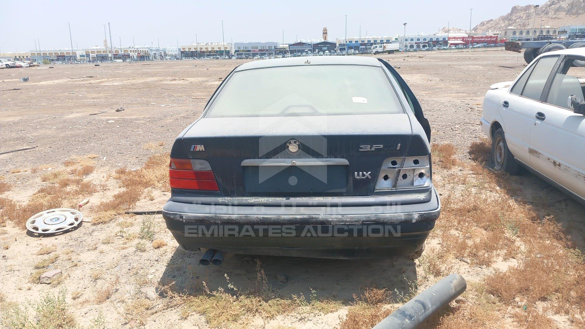 0 BMW --- VIN: WBACD4323TAV37155