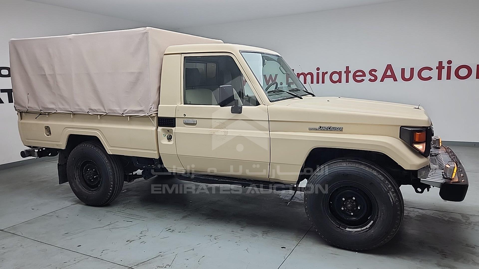 2000 TOYOTA LAND CRUISER VIN: JTFLJ71JXY8000683