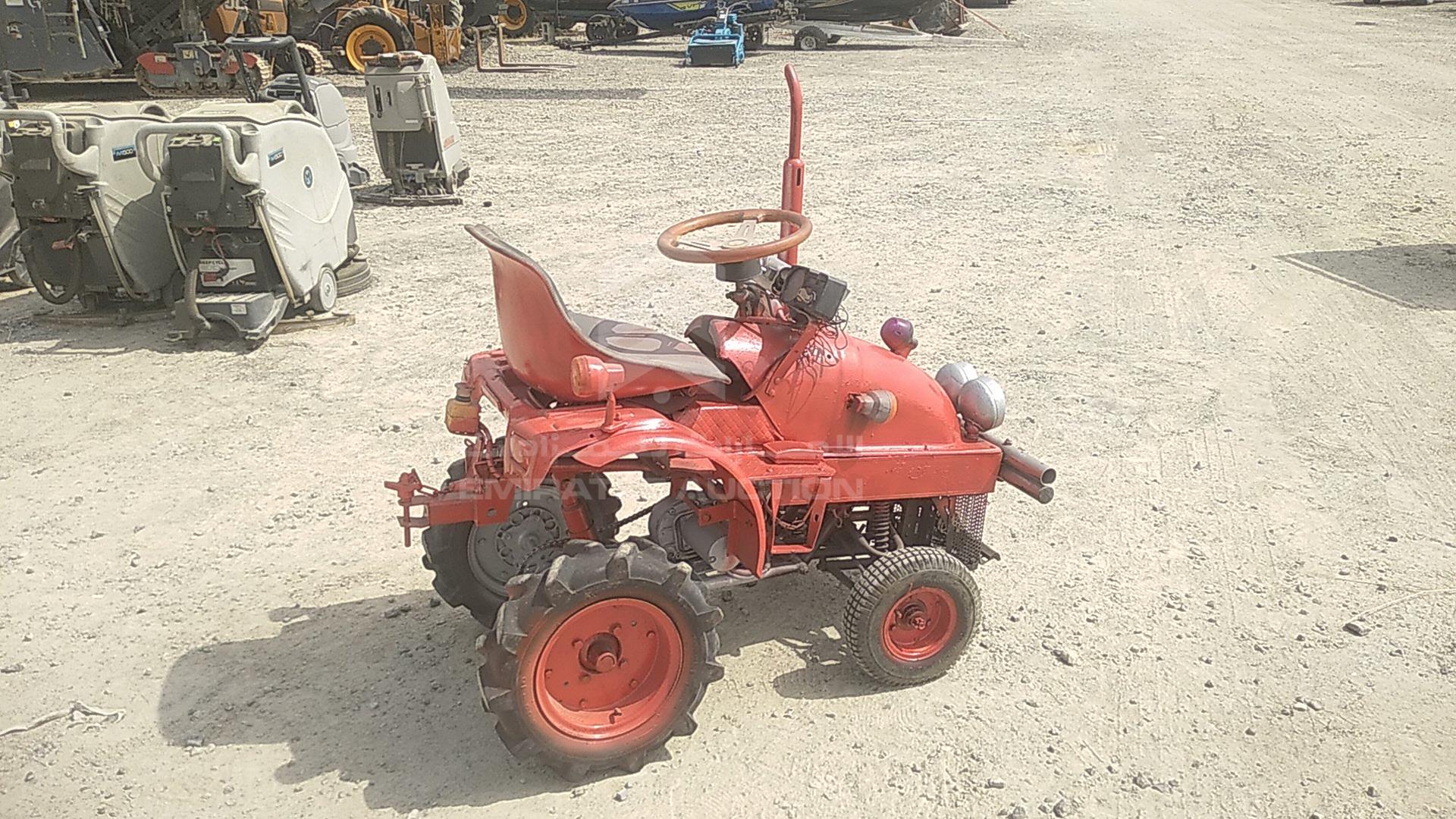 0 TRACTOR --- VIN: 2FMDK4KC4CBA27842