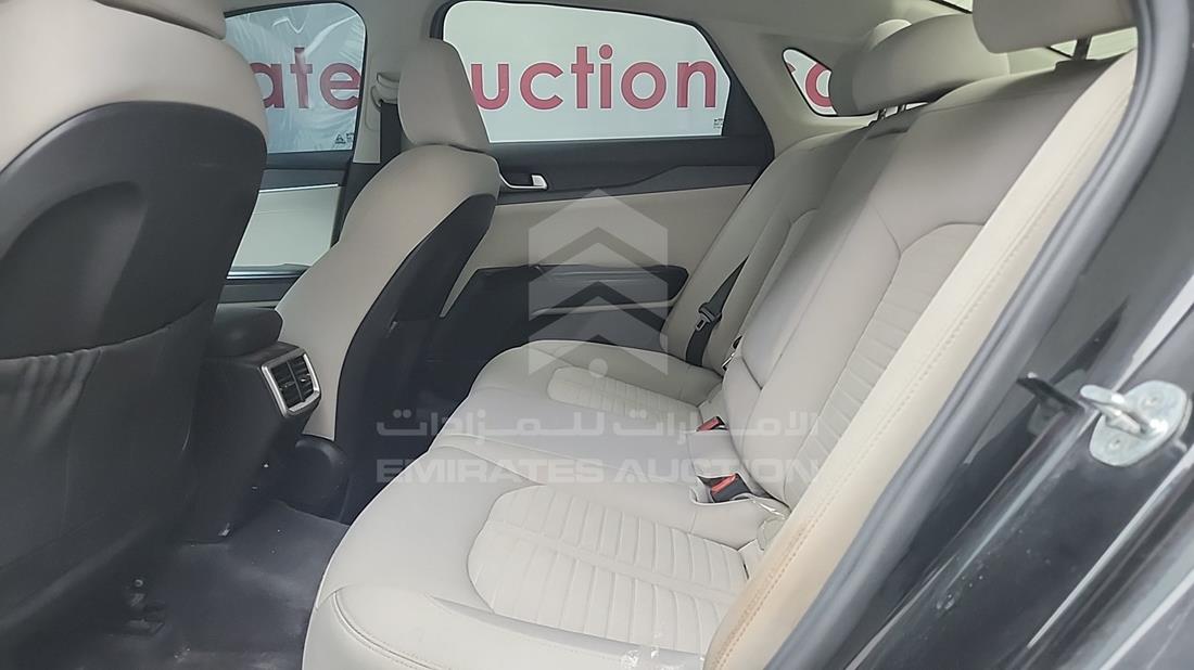 كيا كي 5 2021 — زاوية الراكب الخلفي اليسرى — صورة 19